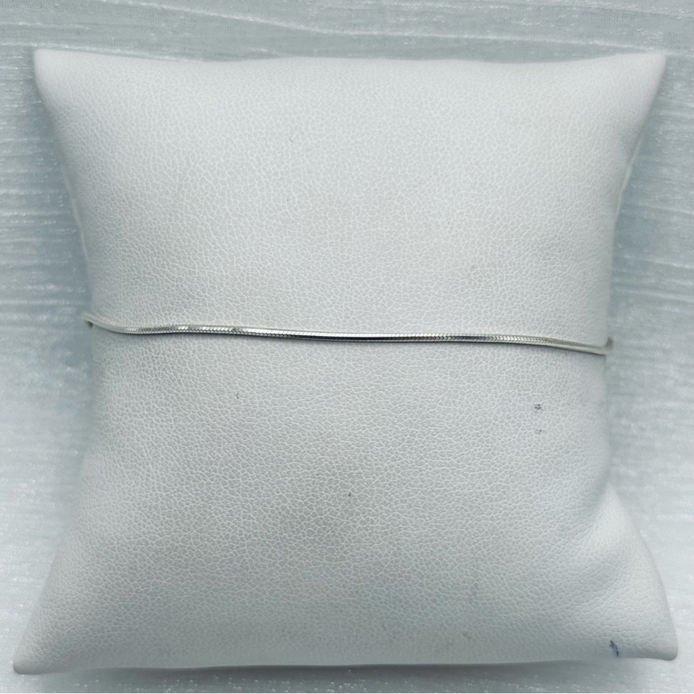 Elegant Silver Snake Chain Bracelet - Classic Women's Jewelry